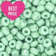 Glaskralen Rocailles 12/0 (2mm) Spring bud green