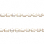 TQ Zoetwaterparels rice 8x6 mm Natural white