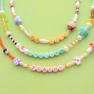 Inspiratiesets Personaliseer je collectie met kleurrijke acryl letterkralen