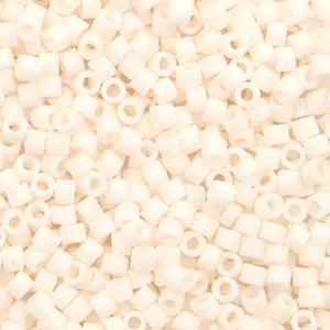 Miyuki kralen delica's 11/0 Opaque matte bisque white