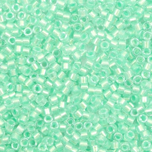 Miyuki kralen delica's 11/0 Mint pearl lined glacier blue DB-1707