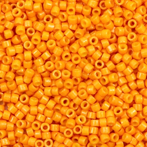 Miyuki kralen delica's 11/0 Duracoat opaque dyed kumquat orange DB-2104