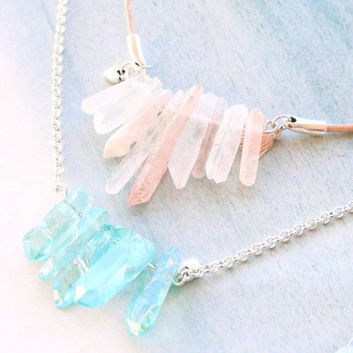 Oorbellen en kettingen met natuursteen druppelvormige kralen en aura quartz crystal