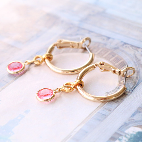 Kleurrijke sieraden maken? Cre&euml;er sieraden met nieuwe DQ hangers van crystal glas