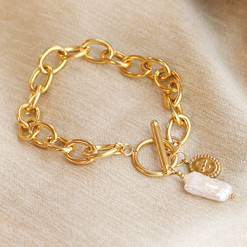 Maak prachtige sieraden met grote zoetwaterparels, stijlvolle stainless steel materialen en robuuste sluitingen.