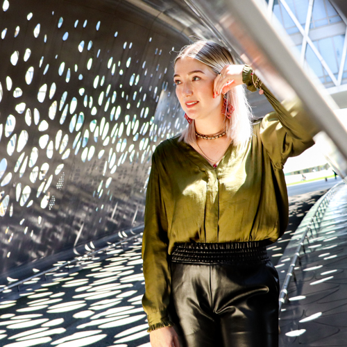 Bekijk hieronder de sensueel krachtig trend items: