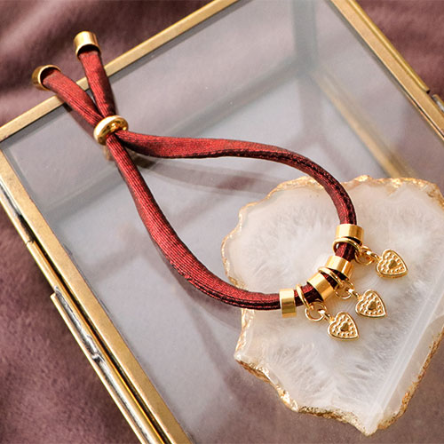 Zo gebruik je elastisch lint Ibiza voor een armbanden collectie