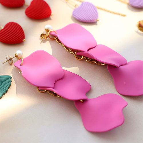 Cre&euml;er een statement collectie met acryl kralen en bedels