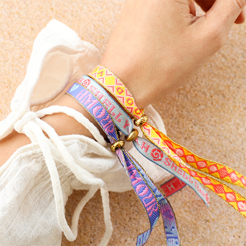 Maak unieke armbandjes met nieuwe lint en smart bead stoppers