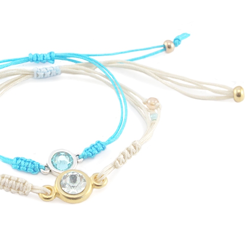 Armbandjes en kettingen gemaakt met Macram&eacute; draad