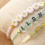 Inspiratie nodig? Deze armbanden kun je eenvoudig zelf maken met acryl letterkralen:
