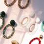 Inspiratie met kleurrijke facet hangers