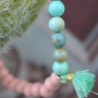 De zomerse kleurtjes van onze natuursteen kralen zijn perfect voor zomerse sieraden met een moderne look!