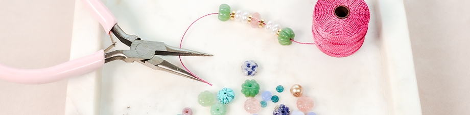 Just arrived: natuursteen kralen bloem